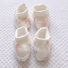 Load image into Gallery viewer, Baby Booties