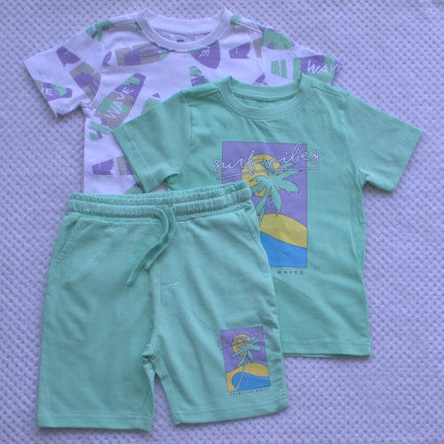 Boys 2 tshirts and short set 4-5yrs only