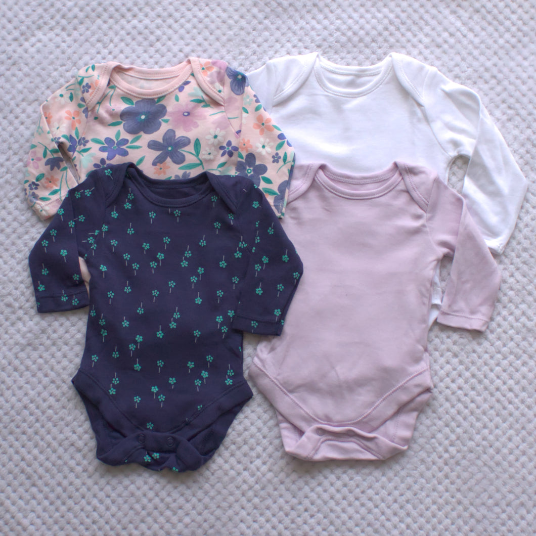 4 Pack bodysuits 3-6m only