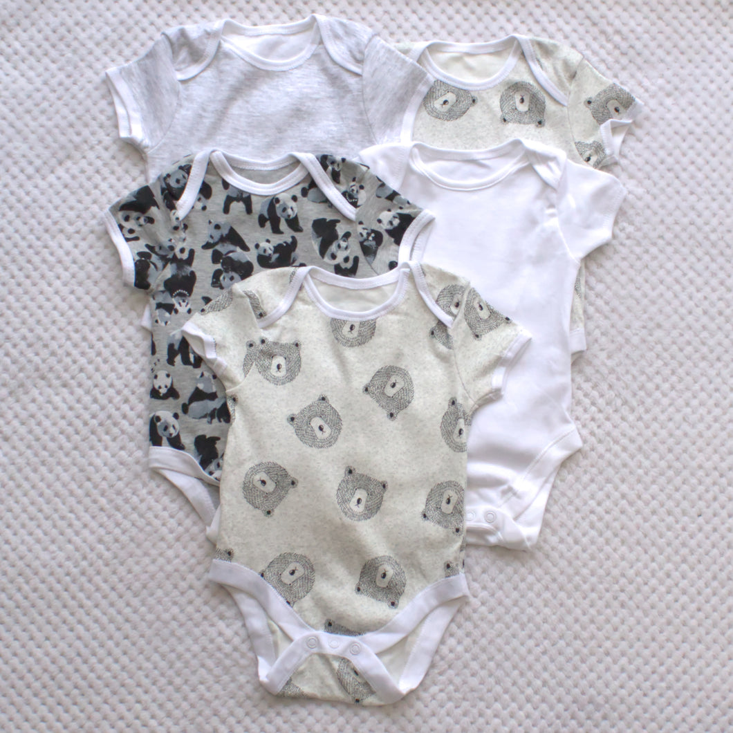 5 Pack Bodysuits 3-6m only