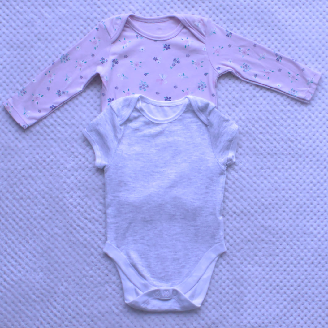 2 Pack Bodysuits 6-9m Only